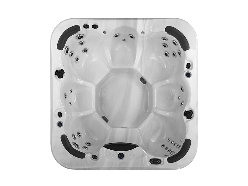 Hot tub B216